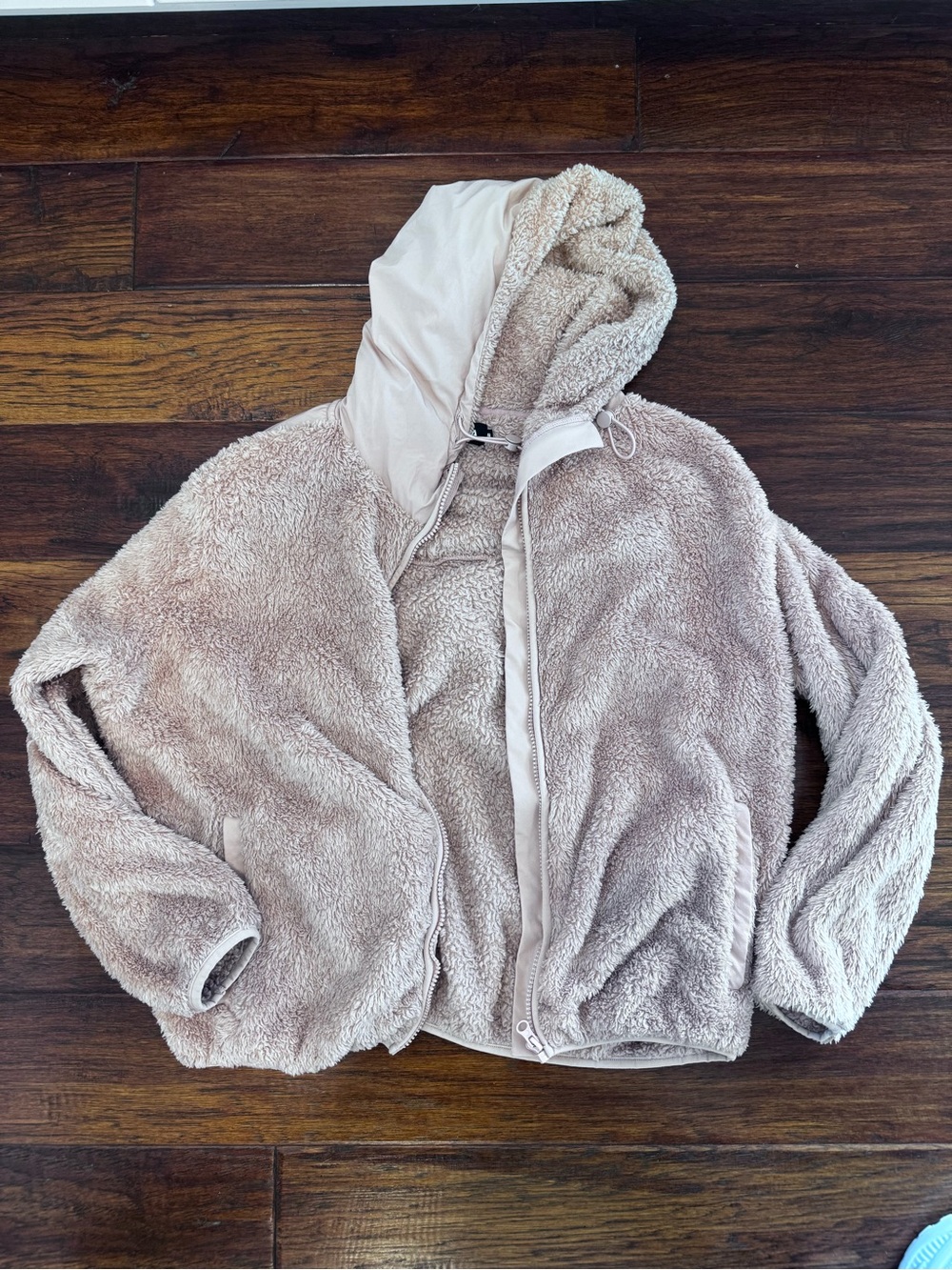 Zyia Teddy Jacket - Picture 2 of 5